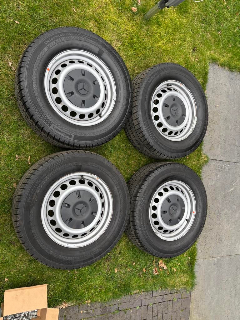 Mercedes Benz Sprinter originele velgen met banden, 16 inch, Banden en Velgen, Ophalen of Verzenden, 235 mm