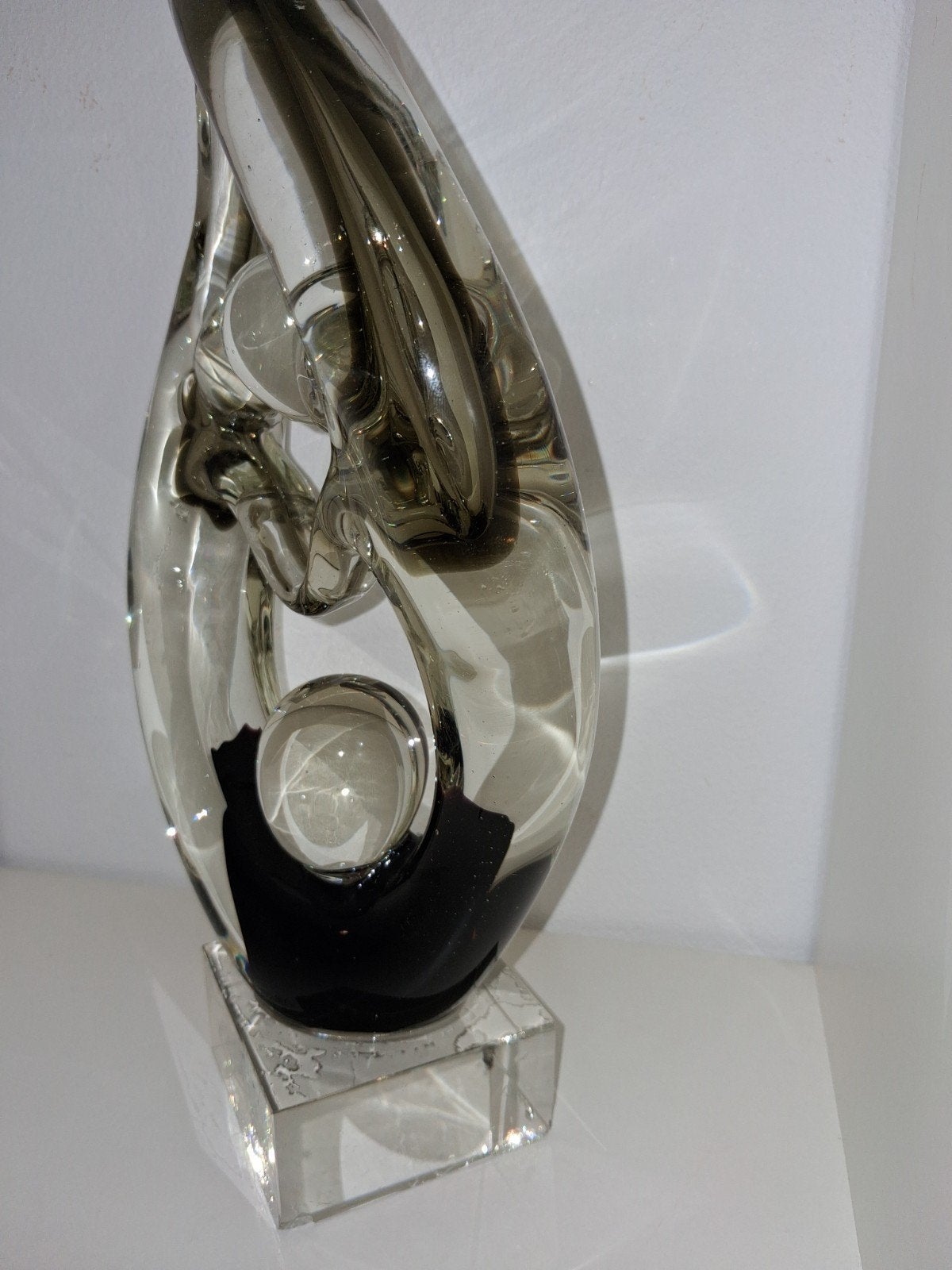 Abstract glazen sculptuur - Familie/Liefde - Modern design, Antiek en Kunst, Glas, Verzenden, 20 - 50 cm, Op sokkel