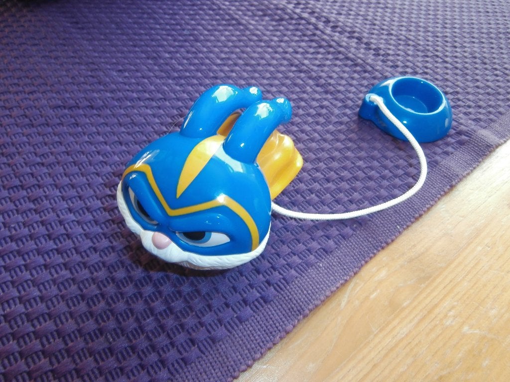 Poppetje blauw McDonald wieltje speeltje speelgoed figuurtje, Ophalen of Verzenden, Zo goed als nieuw