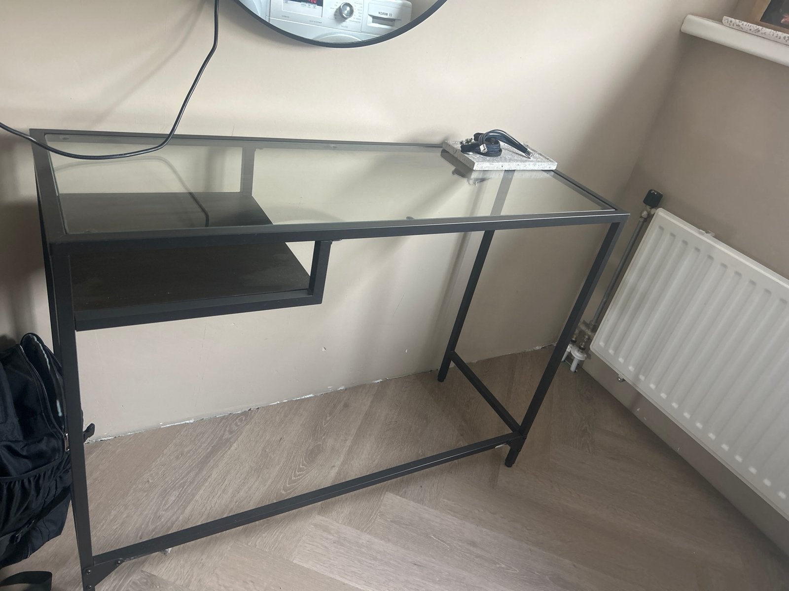 Modern glazen bureau met metalen frame, Ophalen, Zo goed als nieuw, Overige merken, Computerbureau