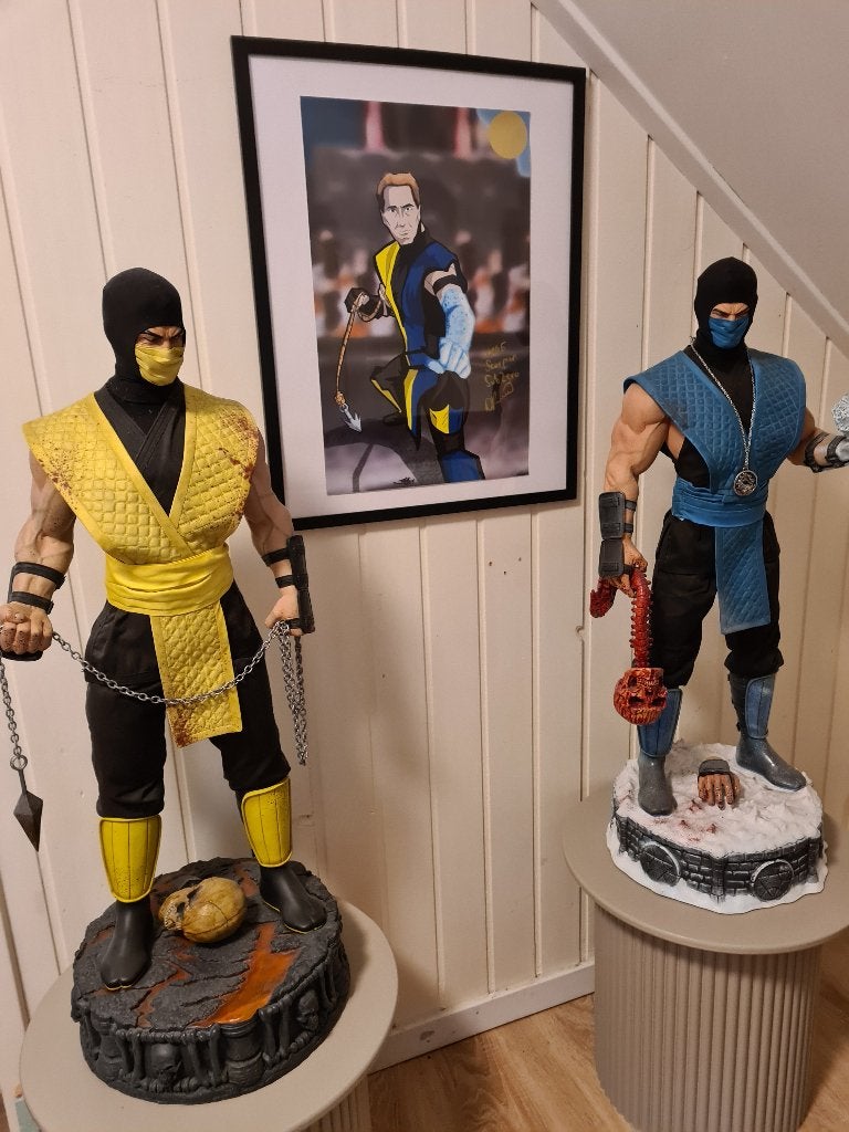 Mortal Kombat 1:3 Beelden Statue & Poster Signed, Verzamelen, Beelden en Beeldjes, Ophalen of Verzenden, Zo goed als nieuw, Mens