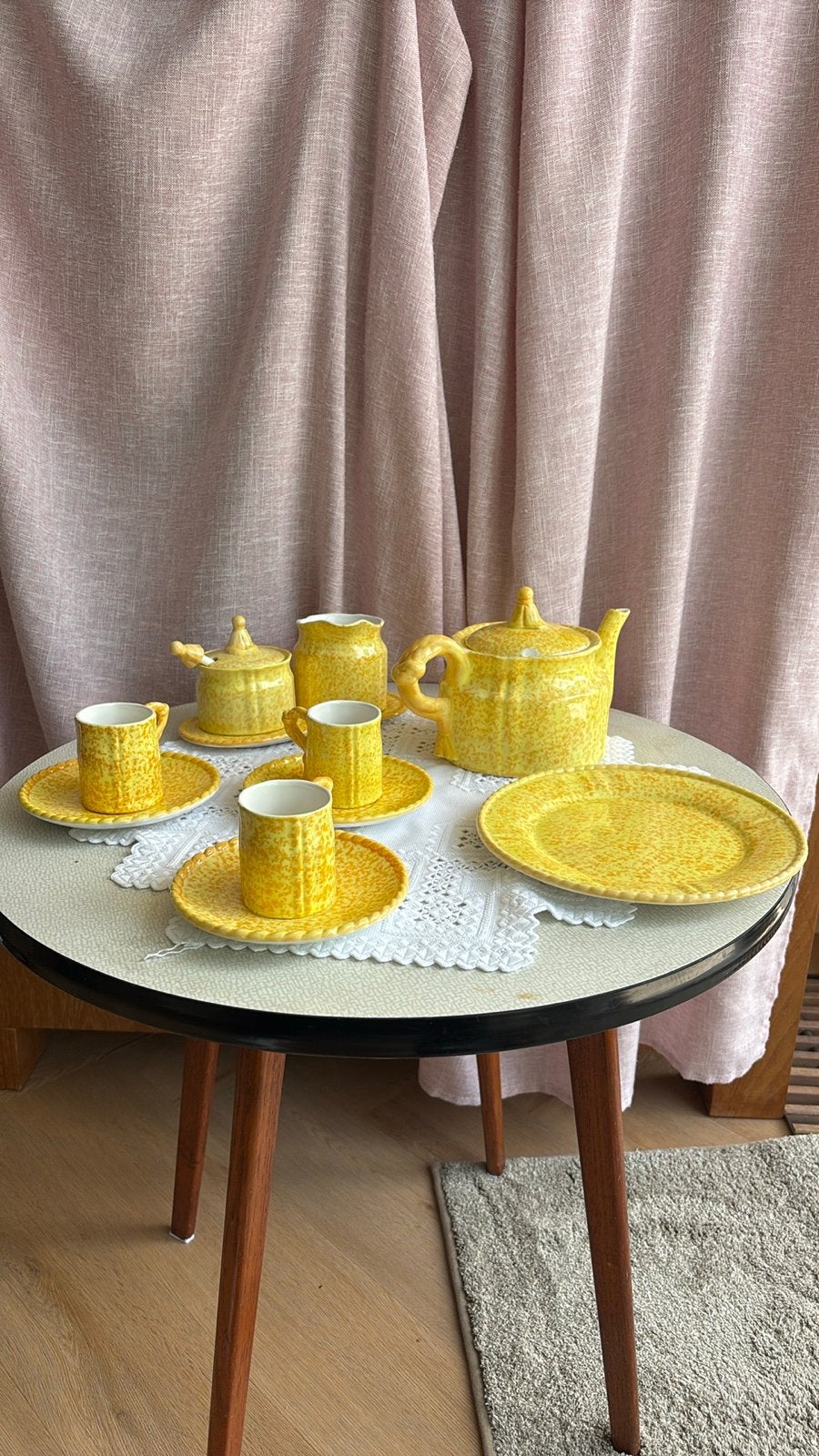 Vintage Geel Servies - Theepot, Kopjes, Suikerpot, Melkkan, Antiek en Kunst, Ophalen of Verzenden