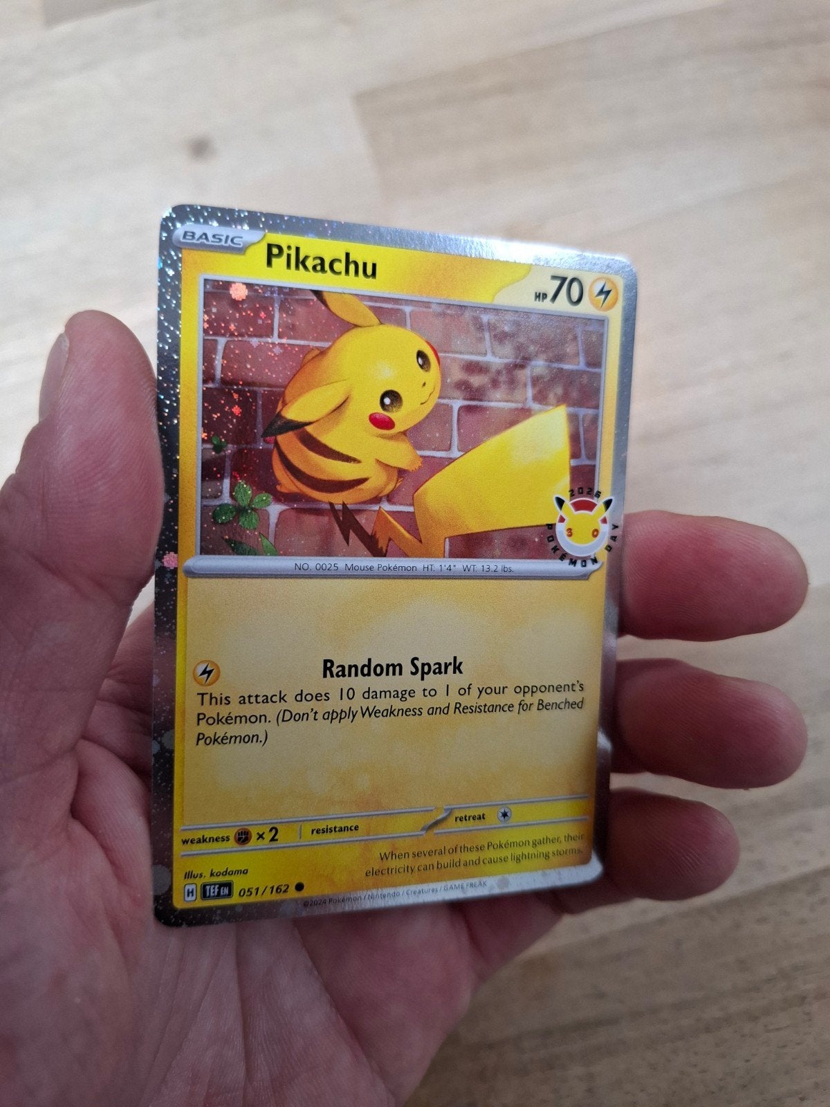 Pikachu 051/062 pokemon day promo beautiful tail swirl!!, Ophalen of Verzenden, Zo goed als nieuw