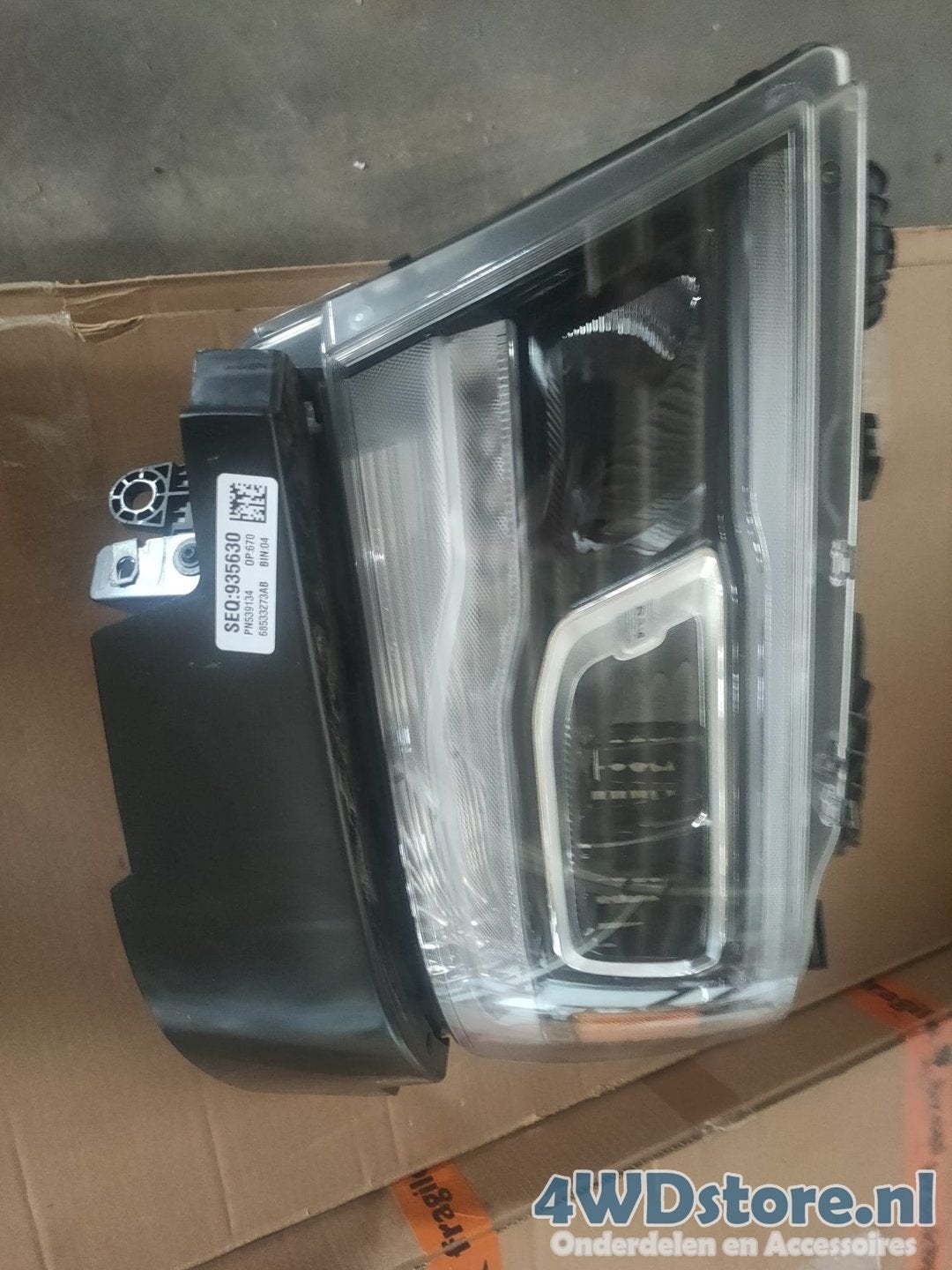 Dodge RAM 1500 Koplamp Links 68533273AB NIEUW, Auto-onderdelen, Verlichting, -, -, Nieuw, Ophalen of Verzenden