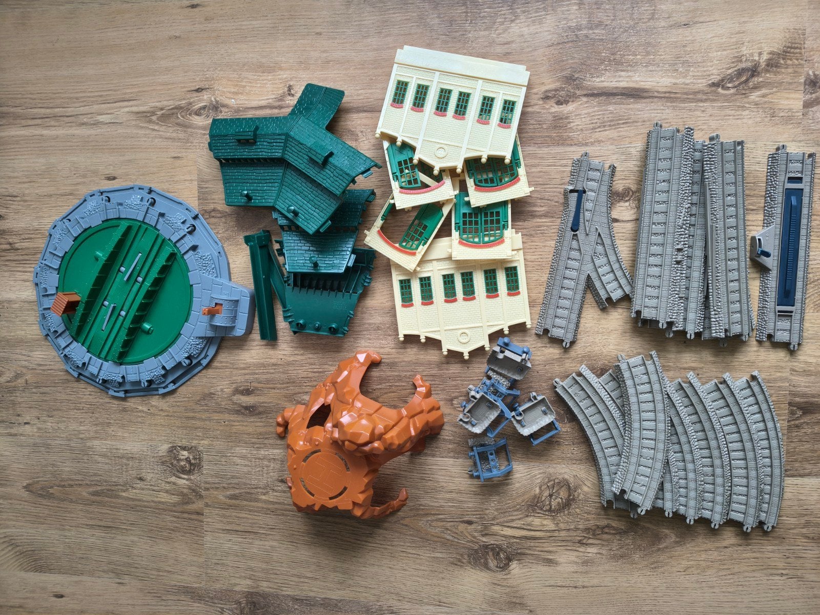 Thomas & Friends TrackMaster treinbaan Sheds + rails, Ophalen of Verzenden, Gebruikt