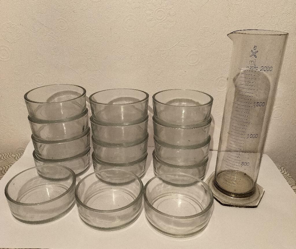 15 glazen Lab schalen uit DDR - 1 maatcilinder 2000ml/2 ltr, Ophalen
