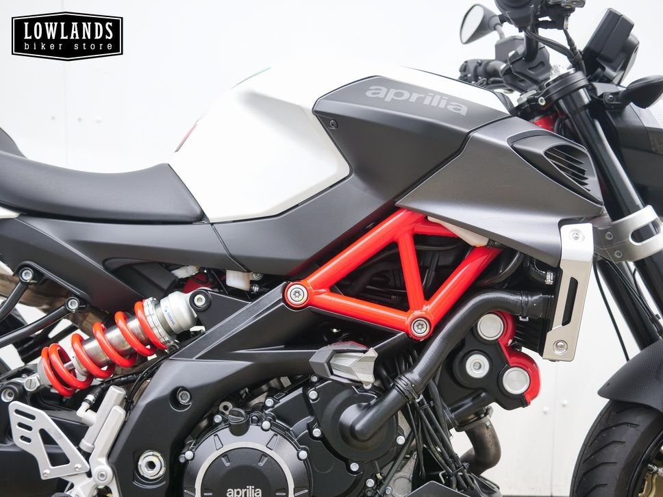 APRILIA SHIVER 900 (bj 2018), 2 cilinders, Motorrijbewijs A, Bedrijf, Meer dan 35 kW