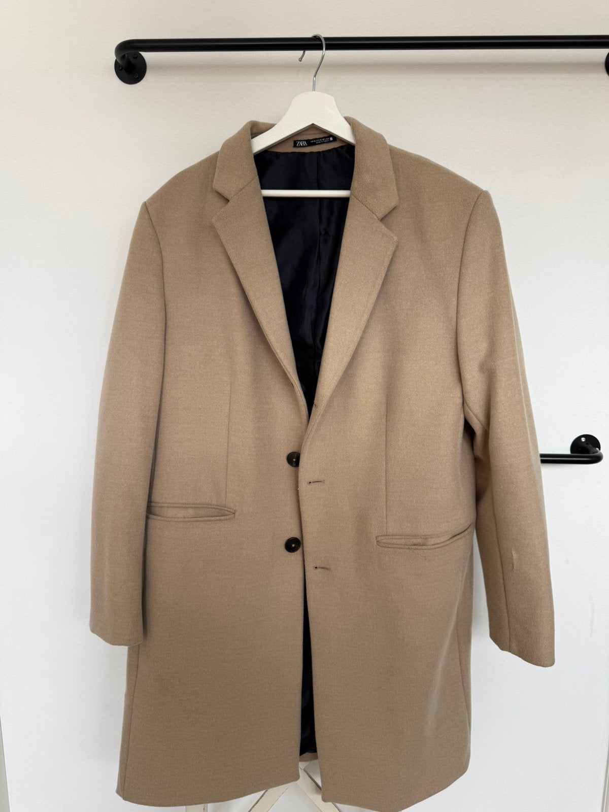 Lange beige manteljas heren (ZARA), Kleding | Heren, Ophalen of Verzenden, Zo goed als nieuw, Maat 56/58 (XL), Beige