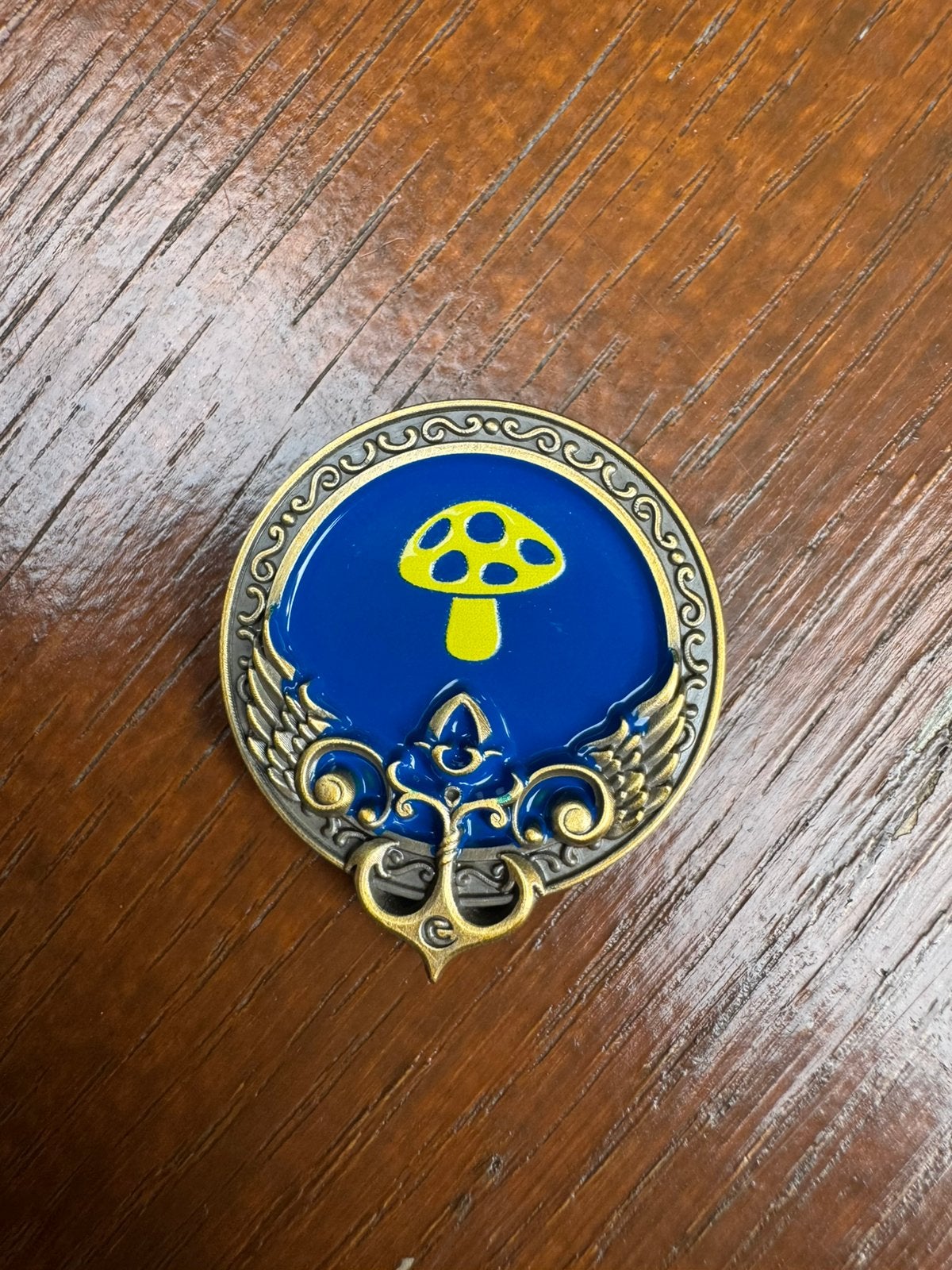Pin Wonderhotel Efteling paddestoel, Ophalen of Verzenden, Nieuw, Button of Speldje