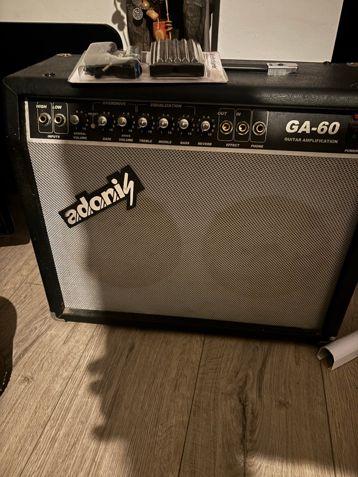 Adonis GA-60 Gitaarversterker - 60 Watt, Muziek en Instrumenten, Versterkers | Bas en Gitaar, Ophalen of Verzenden, Gebruikt, Gitaar