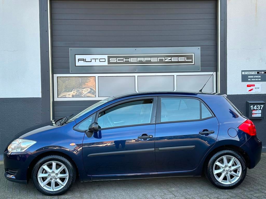 Toyota Auris 1.4-16V Sol I AIRCO I 4S banden I TREKHAAK I NA, Auto's, Toyota, Voorwielaandrijving, Gebruikt, 1398 cc, 4 cilinders
