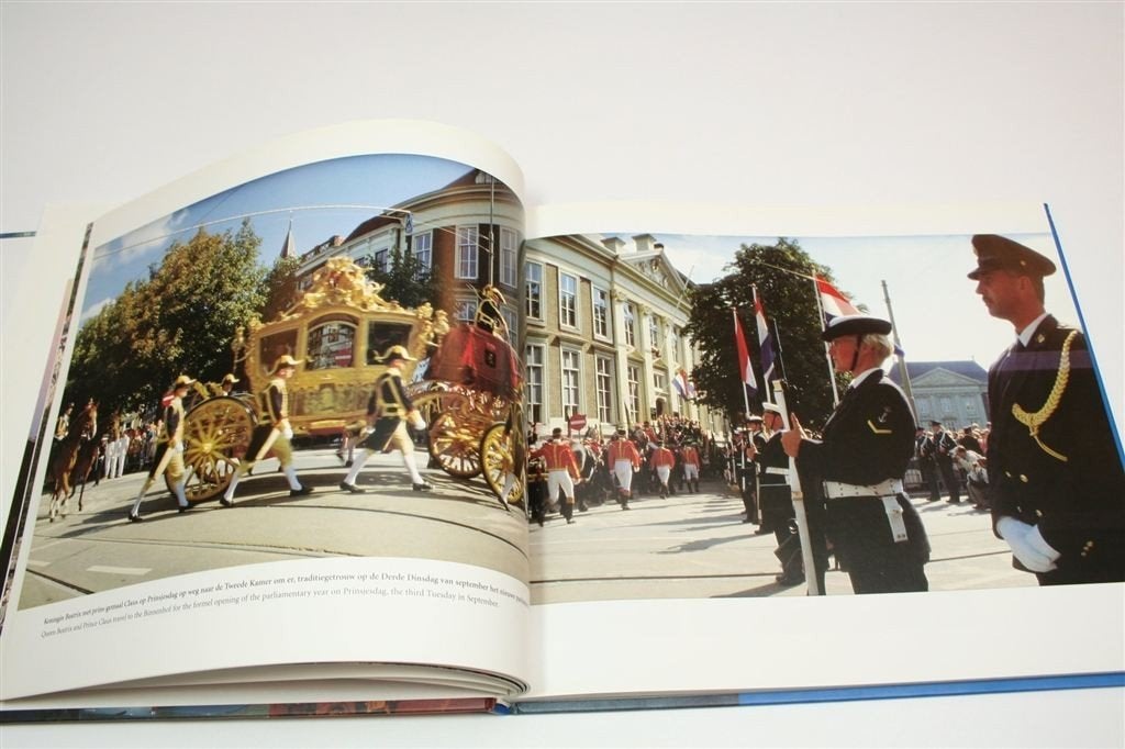 Den Haag — Fotoboek Hofstad — Heden en Verleden, Ophalen of Verzenden, Zo goed als nieuw