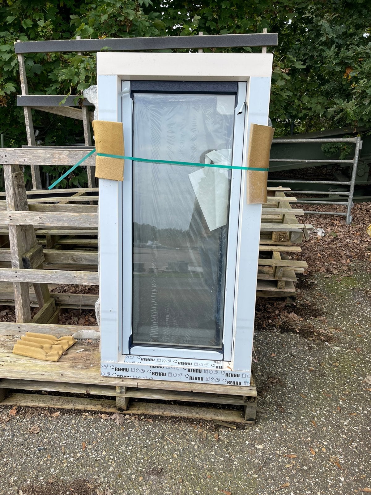 2x nieuw kunststof draai-kiep kozijn – 732 x 1482 mm – HR++, Kunststof, Raamkozijn, Nieuw, Inclusief glas