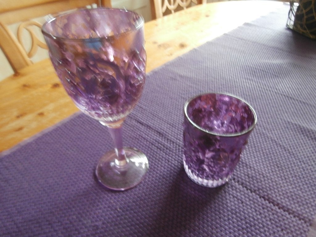 glas op voet paars glazen beker kandelaar decoratie kaars, Paars, Ophalen of Verzenden, Kandelaar, Glas