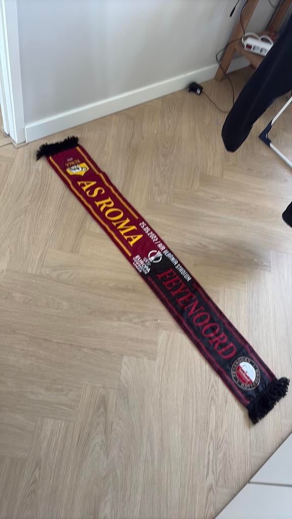 Sjaal Roma Feyenoord, Ophalen of Verzenden, Zo goed als nieuw, Overige maten, Sjaal
