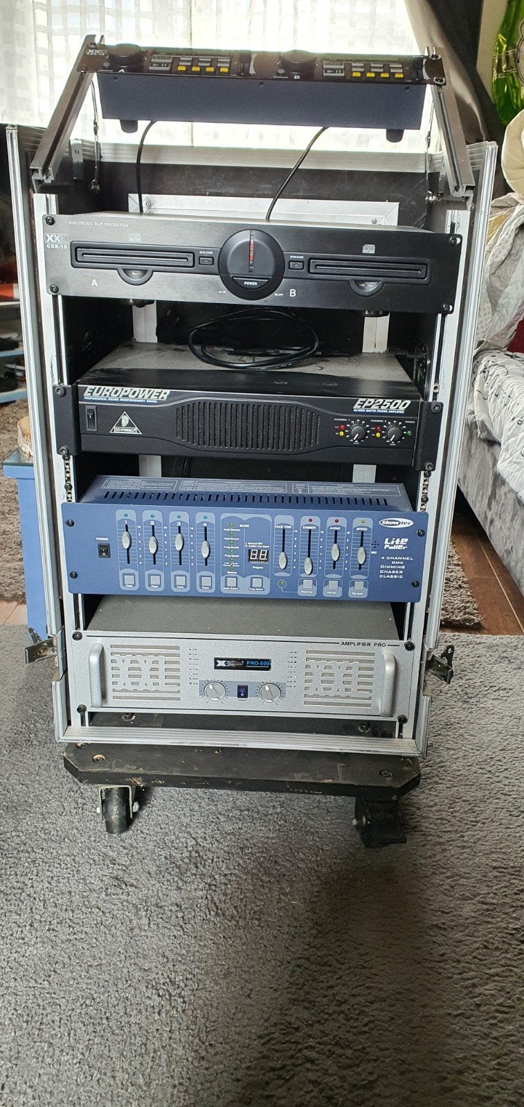 Foto 4 van 1500w amp + dubble cd player + 1500w speakers