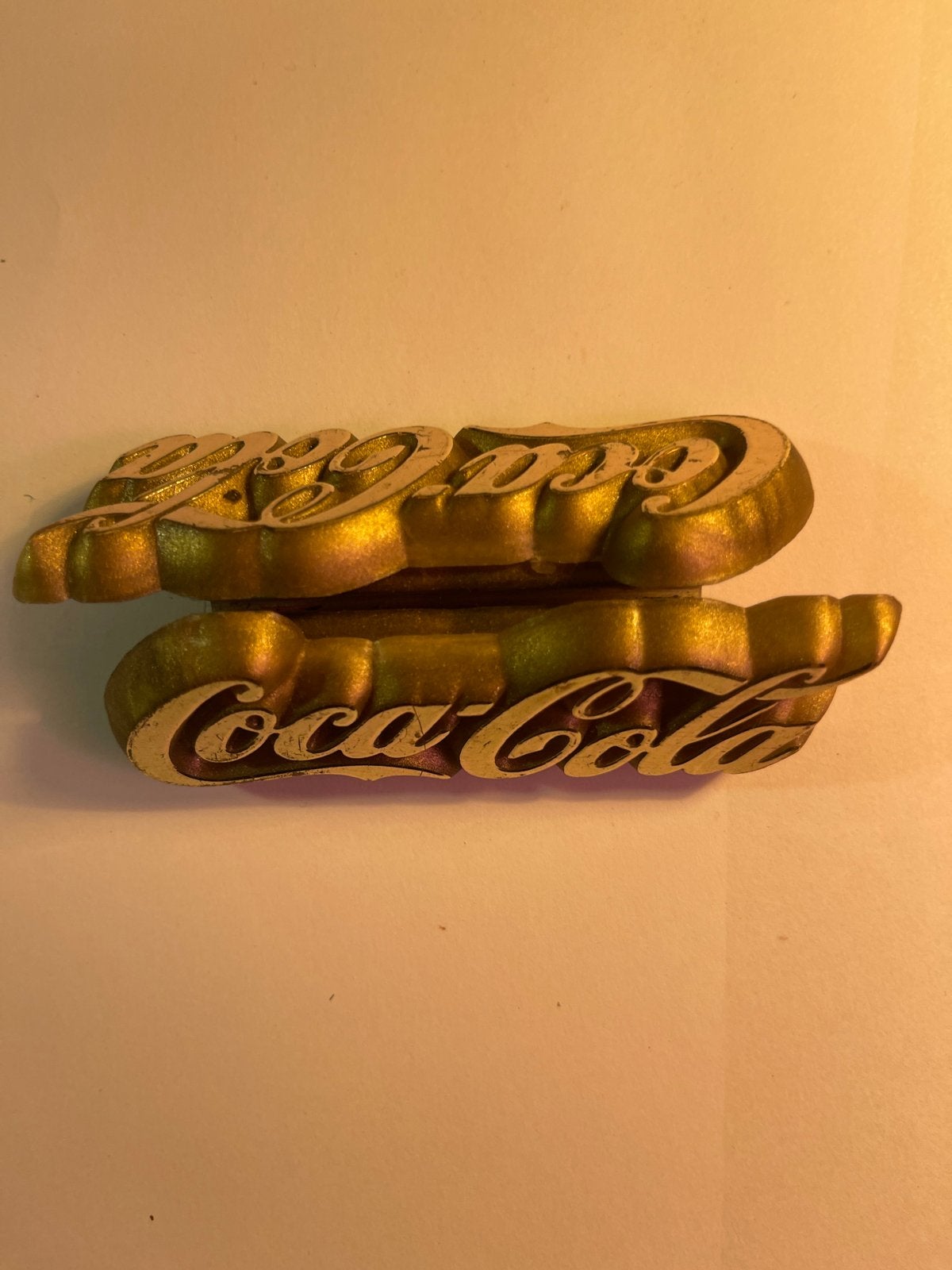 Vintage Coca-Cola reclame object - Goudkleurig, Verzenden, Zo goed als nieuw, Gebruiksvoorwerp