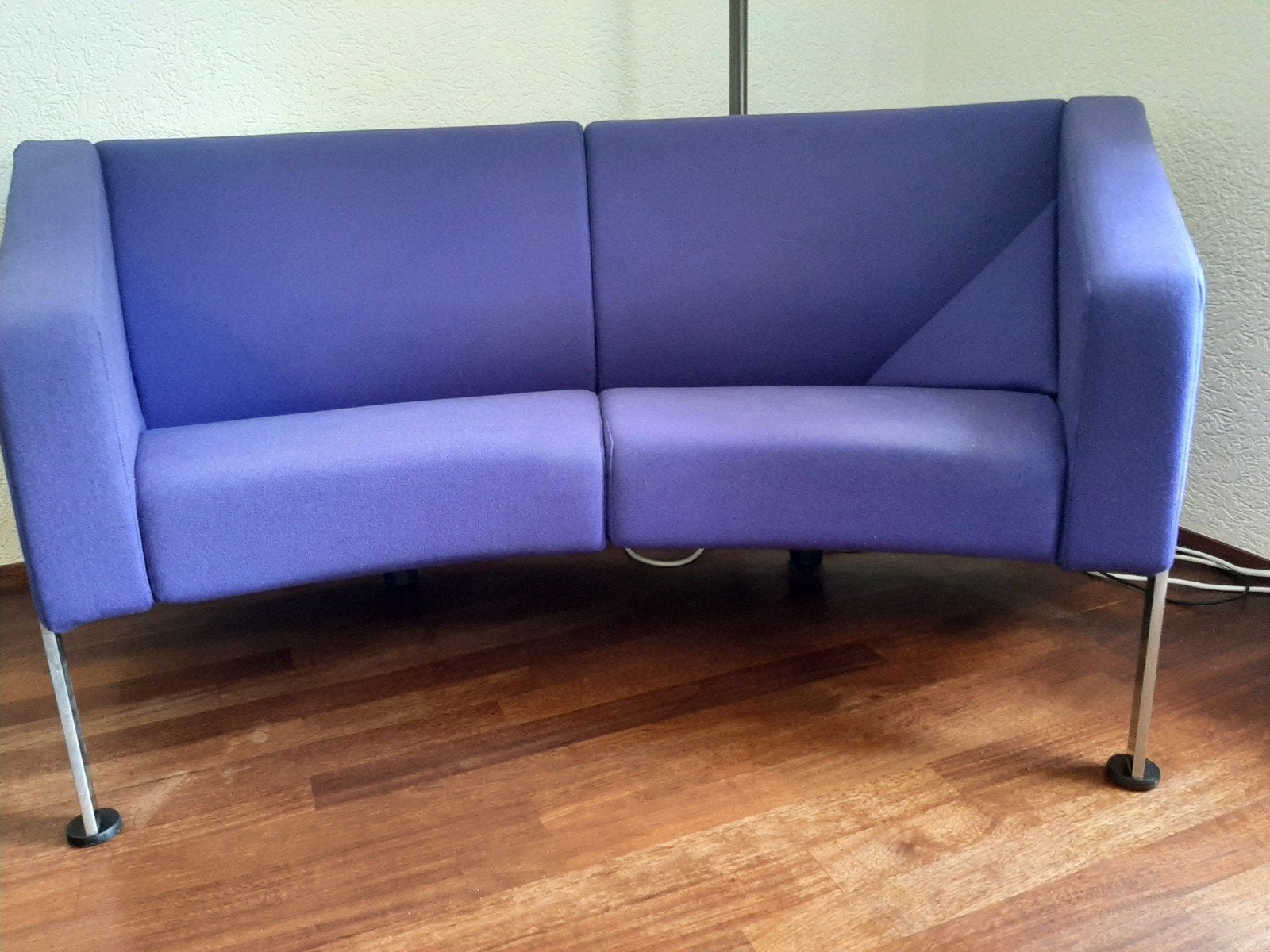 Fritz Hansen design tweepersoonsbankje, 75 tot 100 cm, Zo goed als nieuw, Stof, Modern, Eigentijds