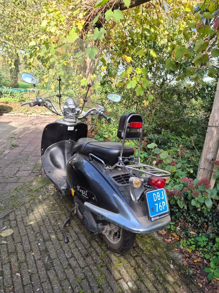 Scooter/bromfiets XINIX FOSTI, Ophalen, Gebruikt, Maximaal 45 km/u, 49 cc