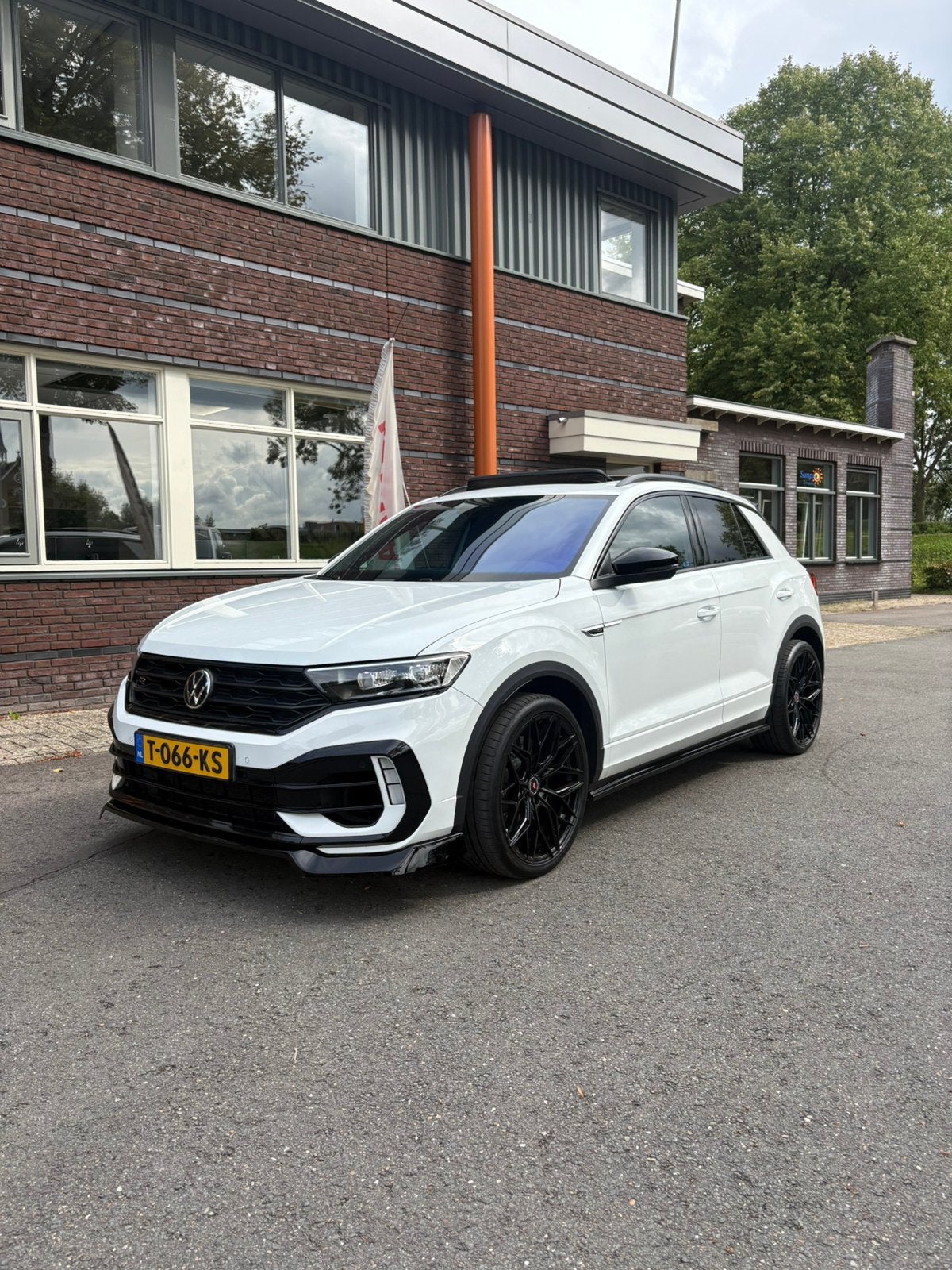 Volkswagen T-Roc 2.0 TSI 300pk 4Motion,Akra,Pano,ACC,Stage1, Auto's, Volkswagen, Automaat, 4 cilinders, 1984 cc, Leder en Stof
