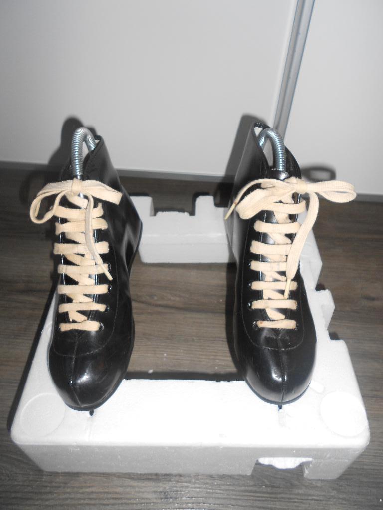 Zwarte schaatsen - Avento - mt. 36, Overige merken, Overige typen, Ophalen of Verzenden, Zo goed als nieuw