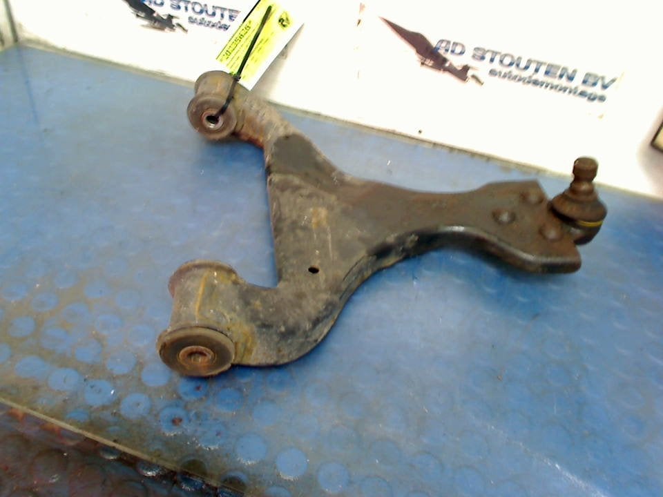 Draagarm Rechts Voor Mercedes-Benz Vito (639.6) 2008, Gebruikt, Mercedes-Benz AG, Mercedes-Benz, Mercedesstraße 120, Stuttgart 70372, , Duitsland