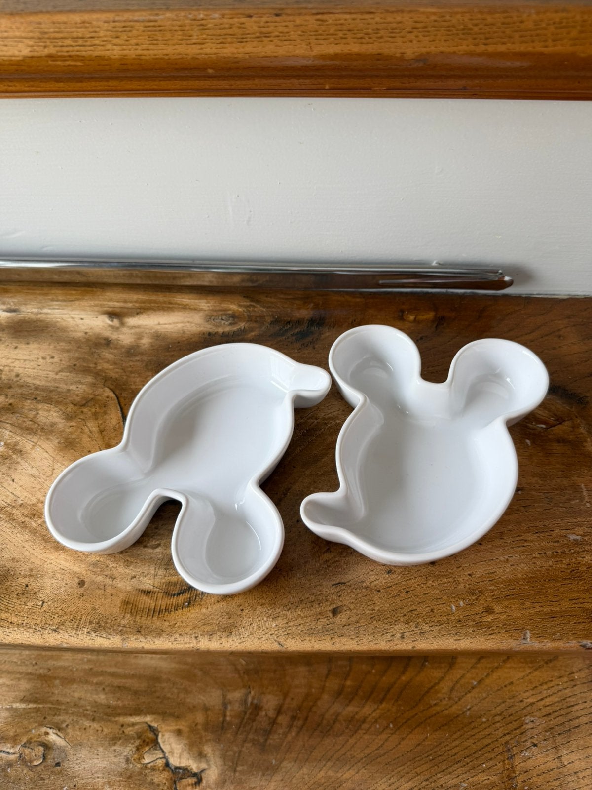 2x Mickey mouse schaaltje silhouet, Ophalen of Verzenden, Mickey Mouse, Zo goed als nieuw, Servies