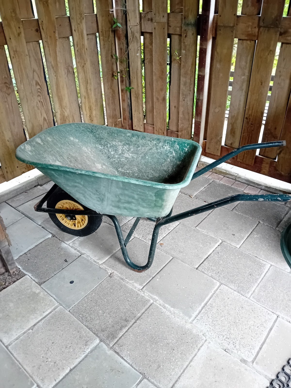 Gebruikte kruiwagen - Ideaal voor tuin en klussen, Tuin en Terras, Kruiwagens, Ophalen, Gebruikt, Handmatig, Eenwielig