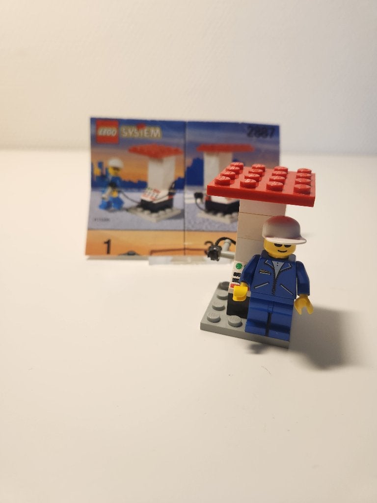LEGO - Gas Station Attendant and Pump - 2887, Gebruikt, Lego, Ophalen of Verzenden, Complete set