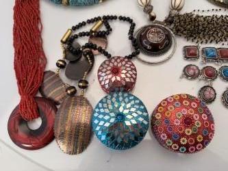 partij sieraden kettingen-ringetjes-hangers, Overige materialen, Overige kleuren, Met strass, Nieuw