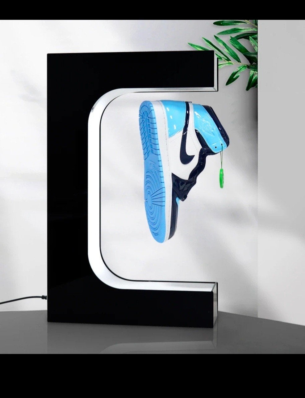 Magnetische Schoendisplay - Zwevende Sneaker Display, Zwart, Nieuw, Kunststof, Ophalen of Verzenden