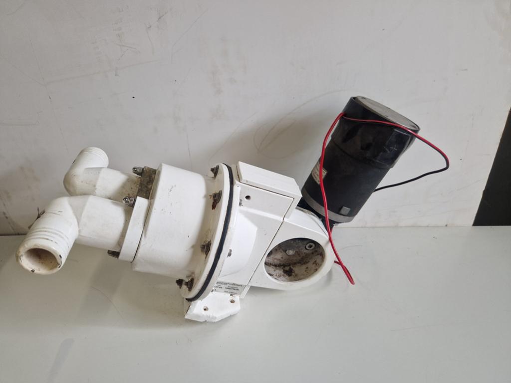 Rheinstrom Pomp Zwart Water en Bilge 24V, Ophalen of Verzenden, Gebruikt, Kombuis en Sanitair