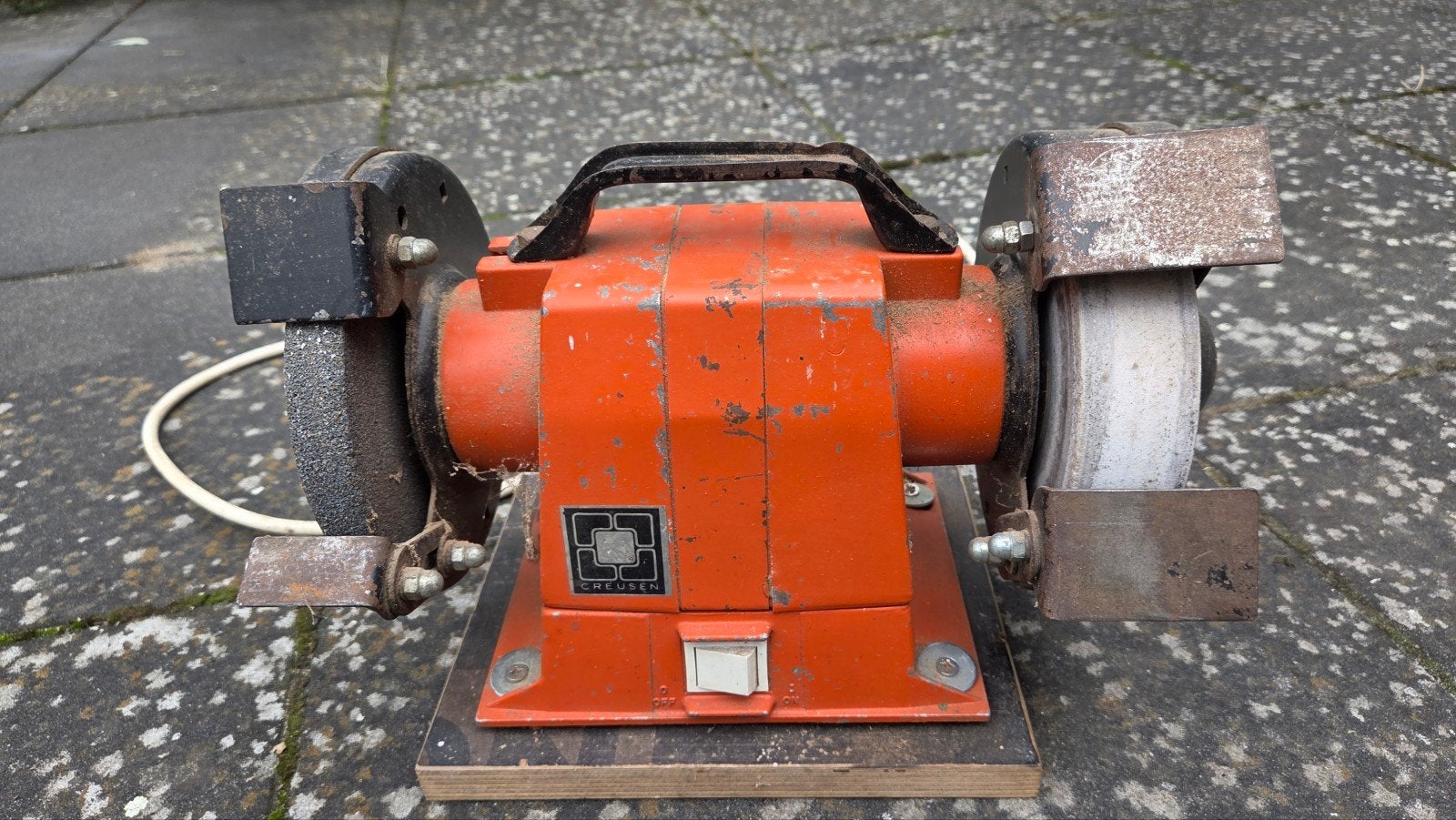 Creusen Werkbankslijpmachine DS. 2150 TS - 300 Watt, Doe-het-zelf en Verbouw, Ophalen, Gebruikt, Minder dan 700 watt, Werkbankslijpmachine