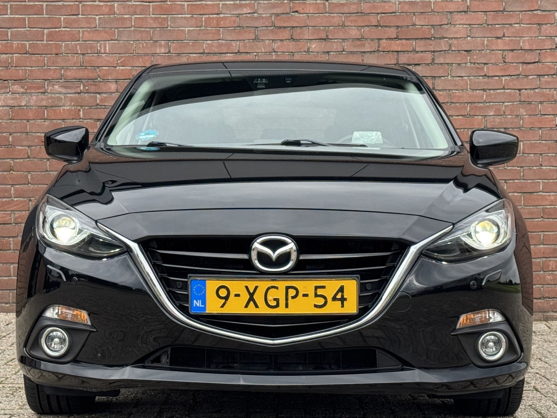 Mazda 3 2.0 GT-M | NL-AUTO! | LEDER! | NAVI! | TREKHAAK!, Gebruikt, Zwart, 4 cilinders, Zwart