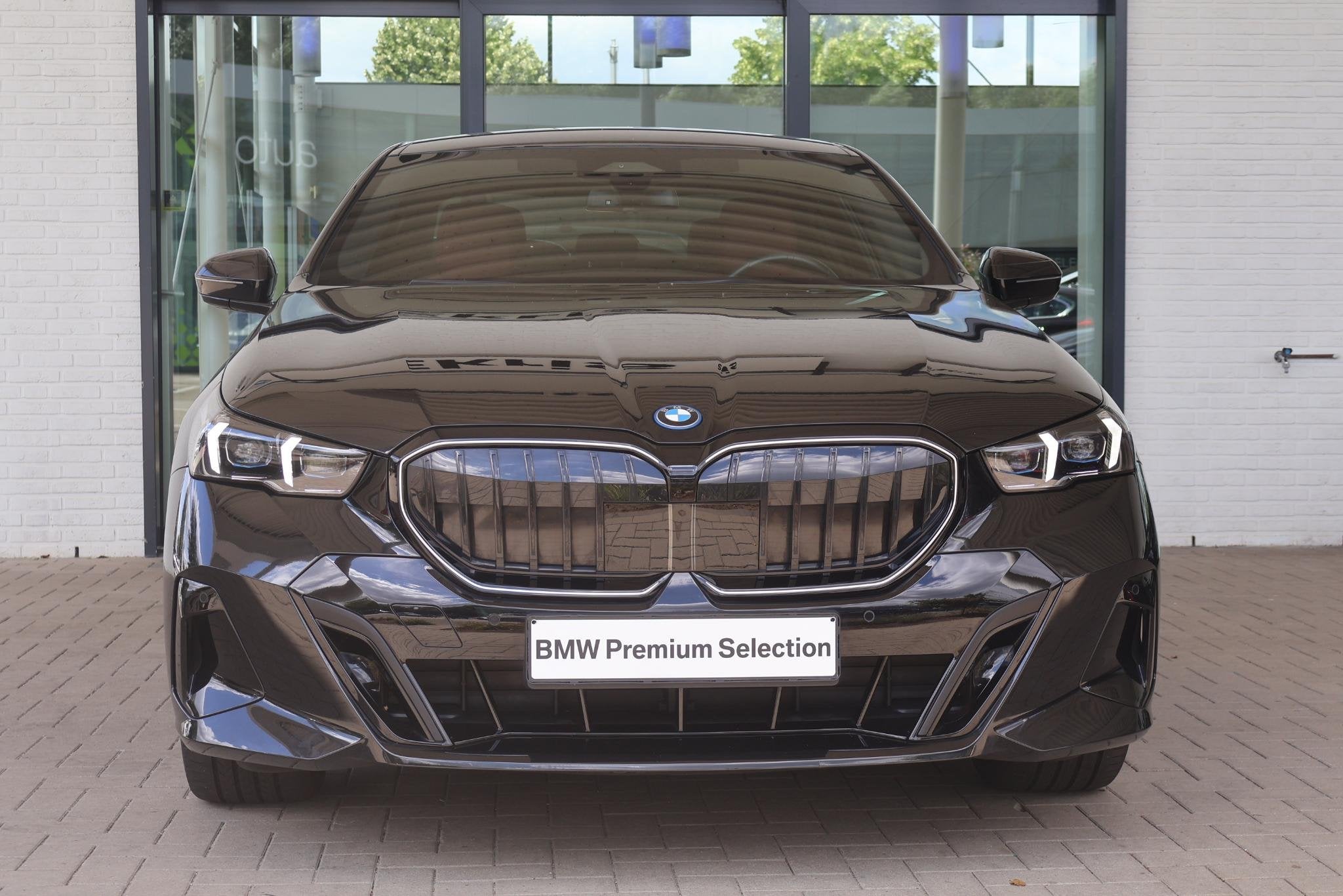 BMW i5 eDrive40 84 kWh | SOH 99.4% | M Sport | Driving Assis, Auto diversen, Automaat, Einsteinlaan 5
2289 CC  Rijswijk, NL, Zwart