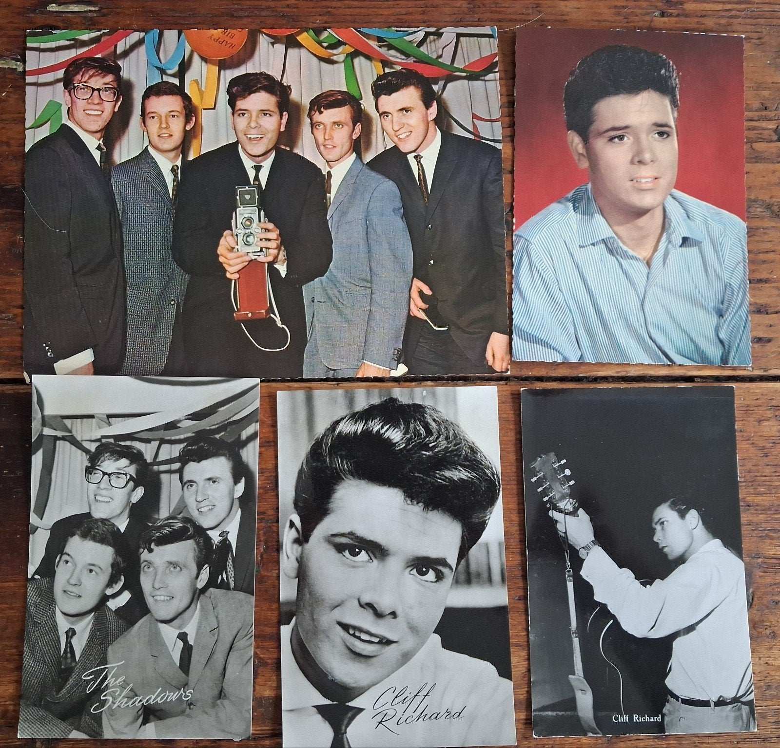 Ansichtkaarten en foto's " Cliff Richard & The Shadows", Verzamelen, Ophalen of Verzenden, Foto of Kaart