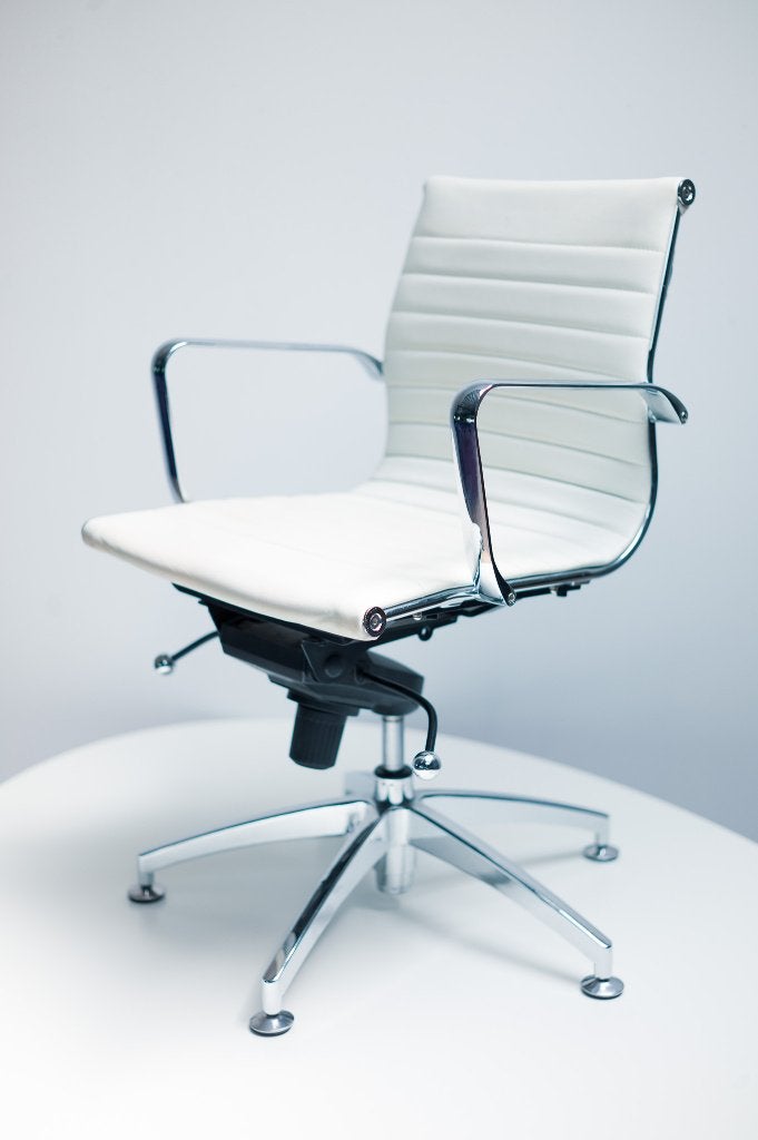 Twee 'Feel Furniture luxe bureaustoelen' wit, Ophalen, Gebruikt, Wit, Bureaustoel