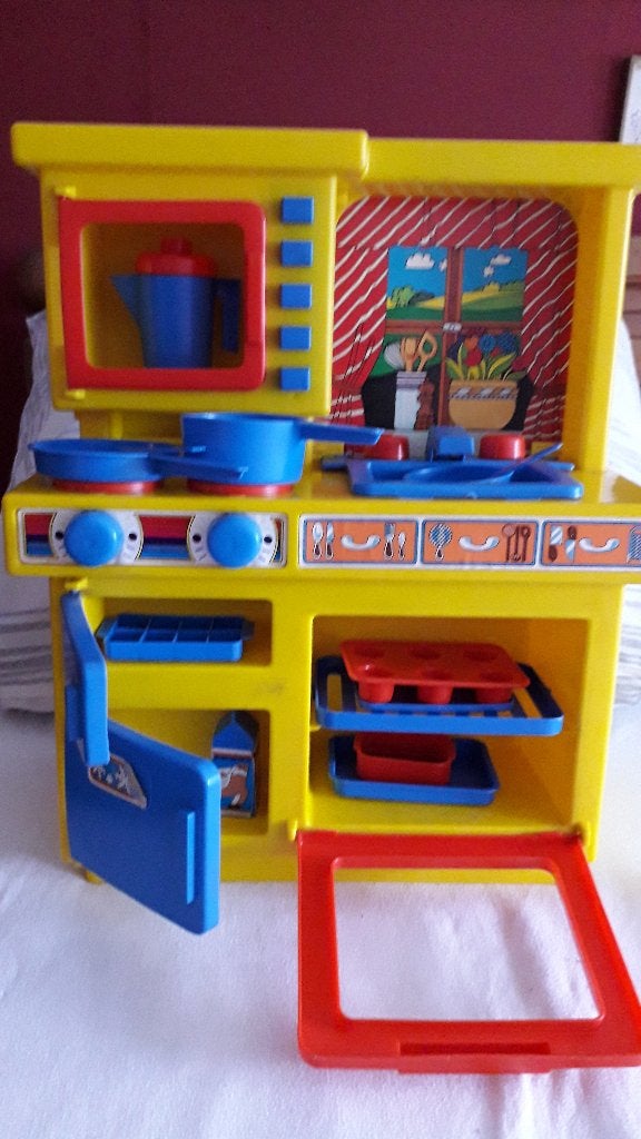 Keukentje Vintage uit 1985 met toebehoren, 45 cm. 20,00., Ophalen, Gebruikt
