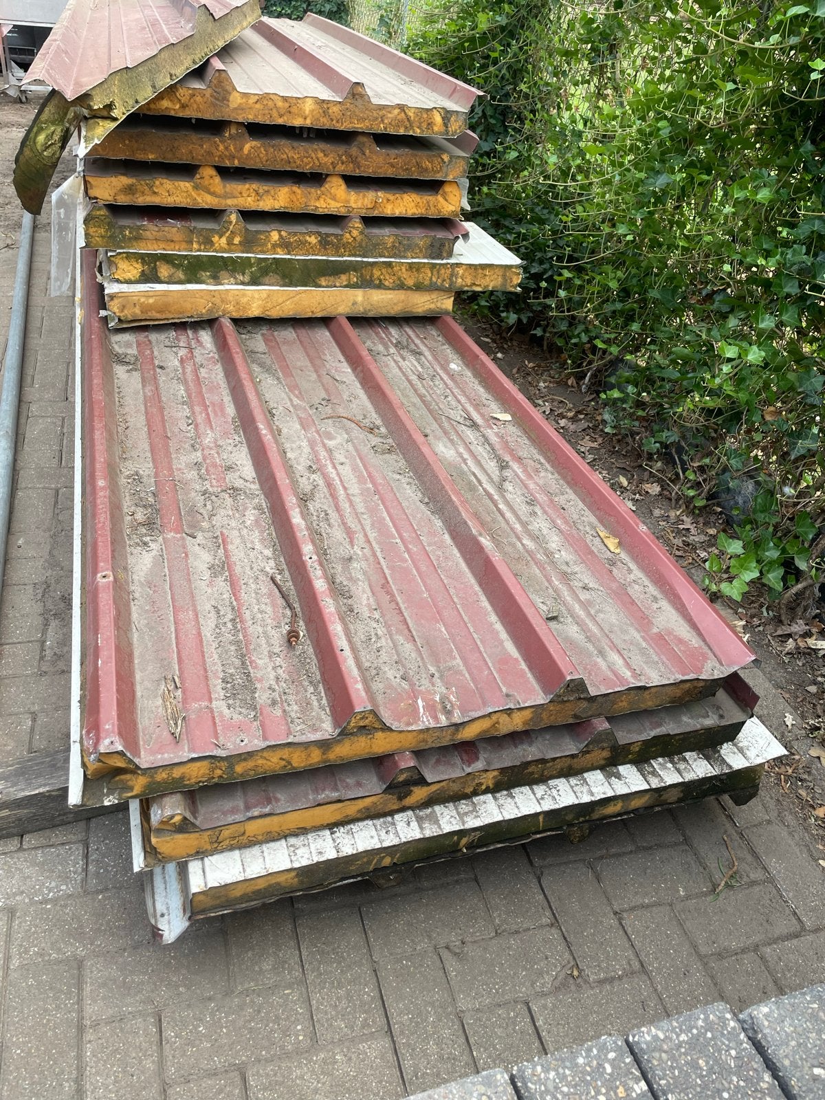Gebruikte dakplaten sandwichpanelen, Gebruikt, 15 m² of meer, Metaal, Rood