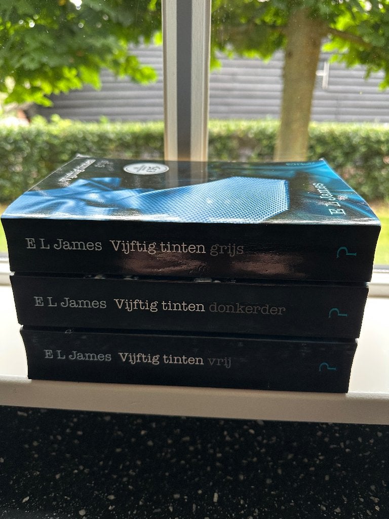 Vijftig tinten grijs, donkerder en vrij, Boeken, Ophalen of Verzenden, Gelezen, E.L. James