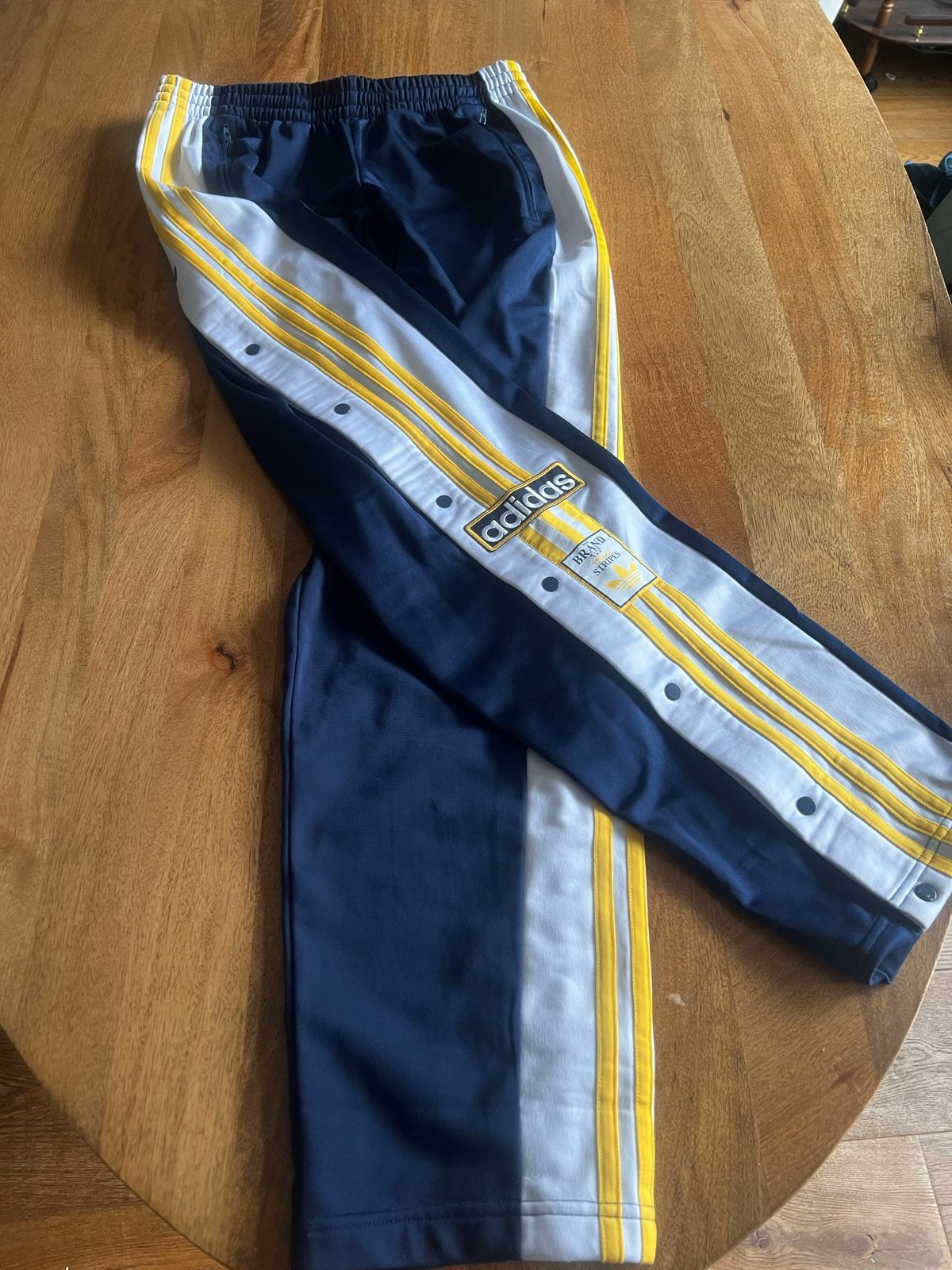 Adidas Adibreak trainingsbroek met knopen - Navy/Wit/Geel, Blauw, Ophalen of Verzenden, Zo goed als nieuw, Maat 36 (S)