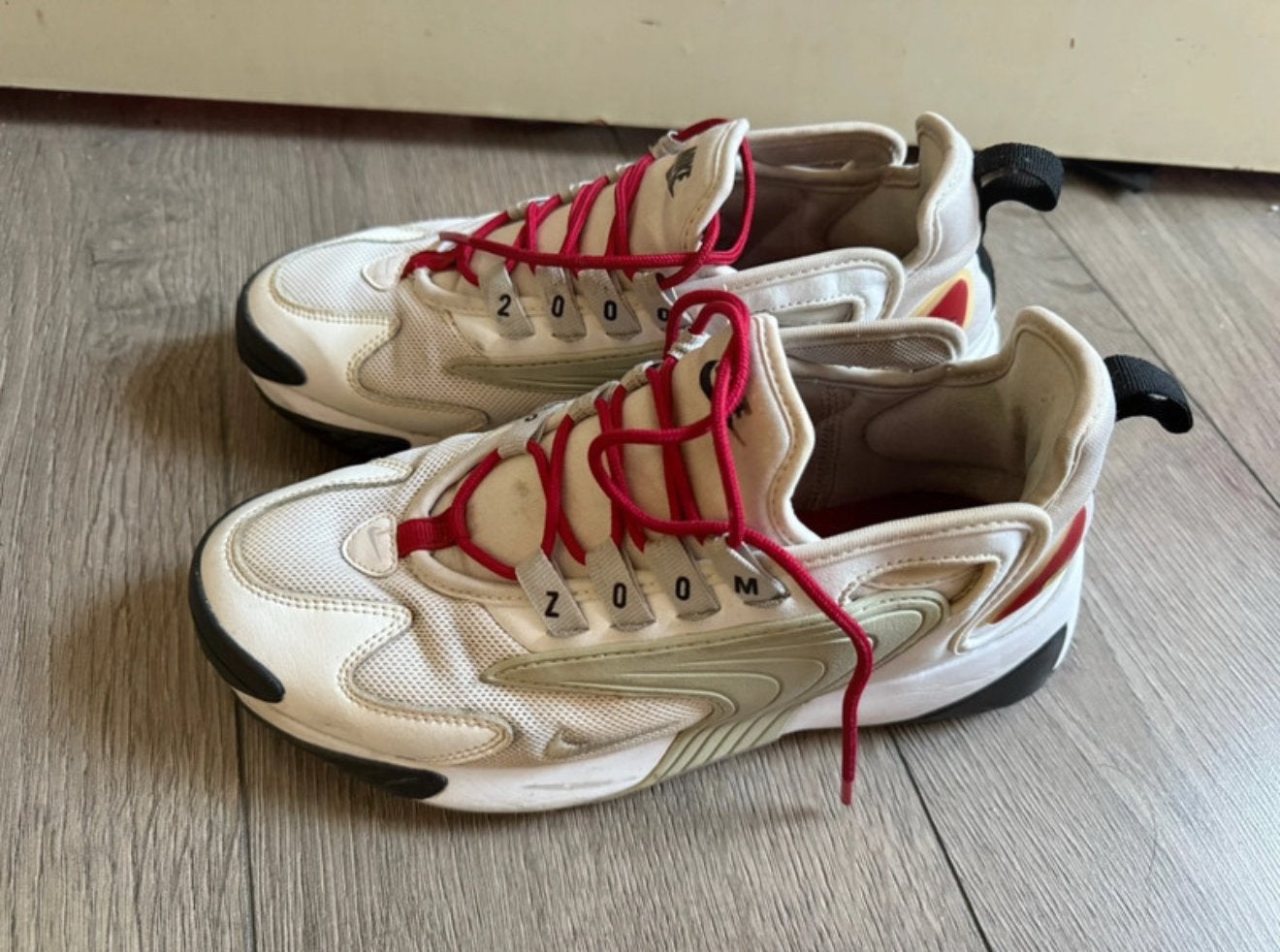 Nike Zoom 2K Sneakers - Wit met Rode Veters, Ophalen of Verzenden, Gedragen, Wit, Sneakers of Gympen