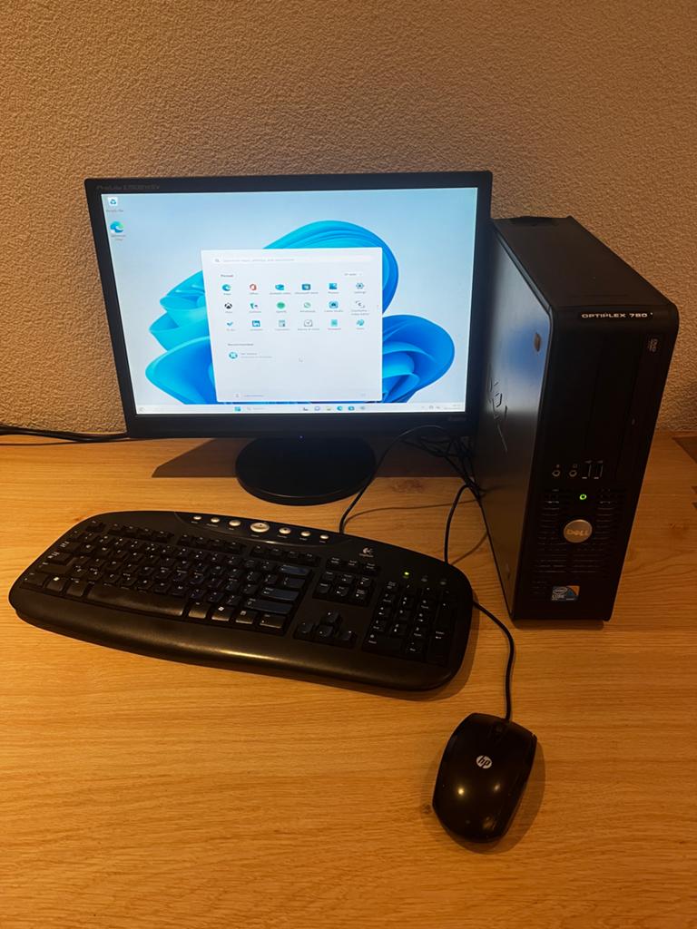 Dell Optiplex 780 Desktop PC met Monitor en Windows 11, Gebruikt, HDD, DELL ., 1024 GB