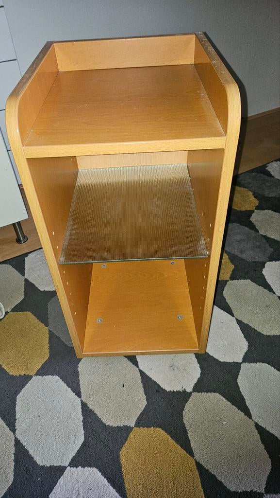 IKEA bijzettafel/nachtkastje met glazen plank, Gebruikt, Minder dan 45 cm, Hout, 55 tot 70 cm