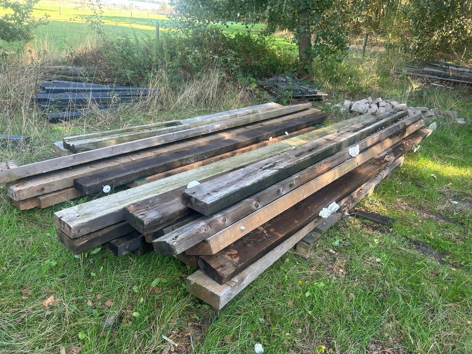 Diverse partij gebruikte houten balken, Doe-het-zelf en Verbouw, Hout en Planken, Ophalen, Gebruikt, Balk, Overige houtsoorten