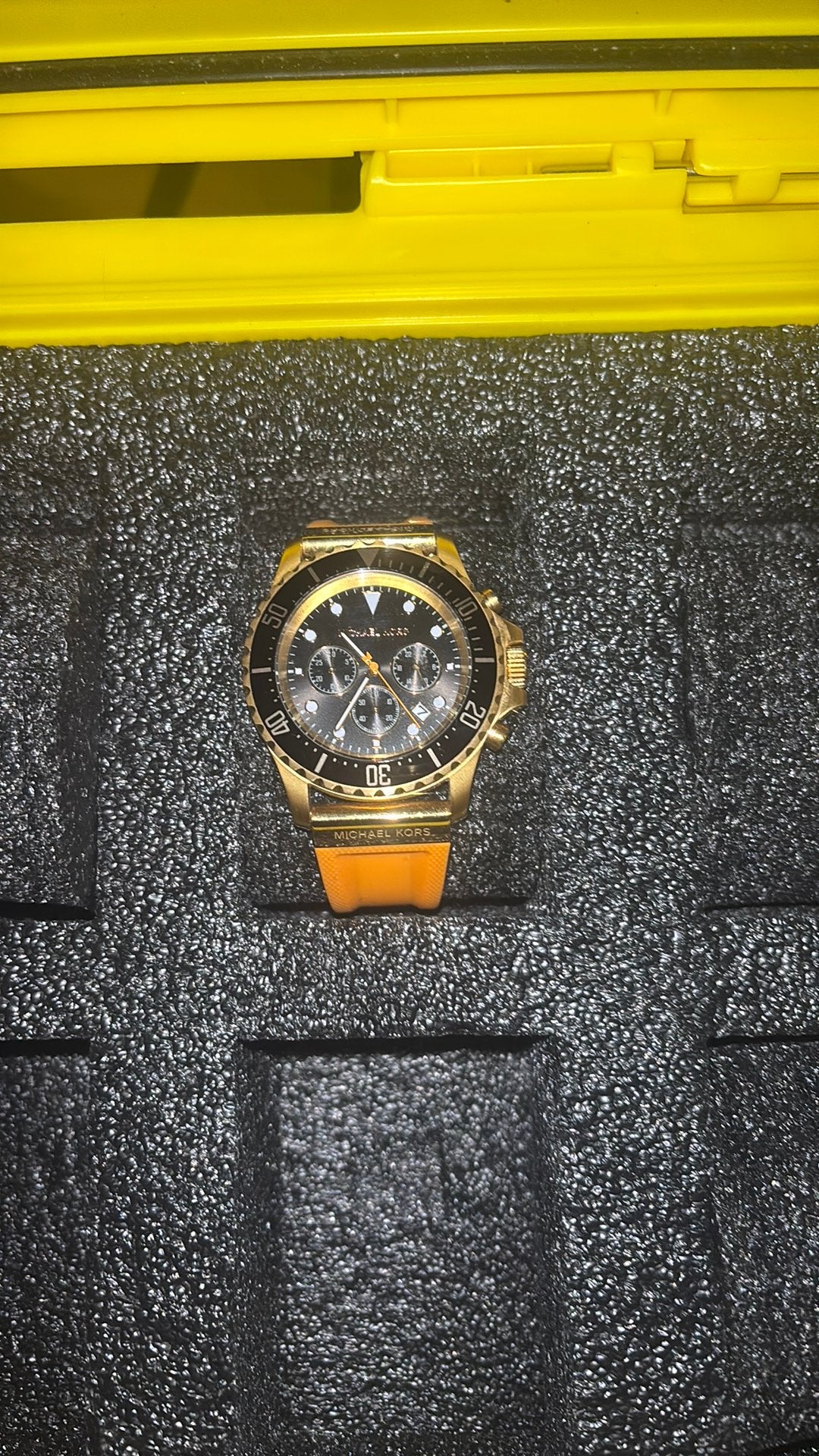 Nieuw MK horloge oranje, Ophalen of Verzenden, Zo goed als nieuw, Kunststof, Overige merken