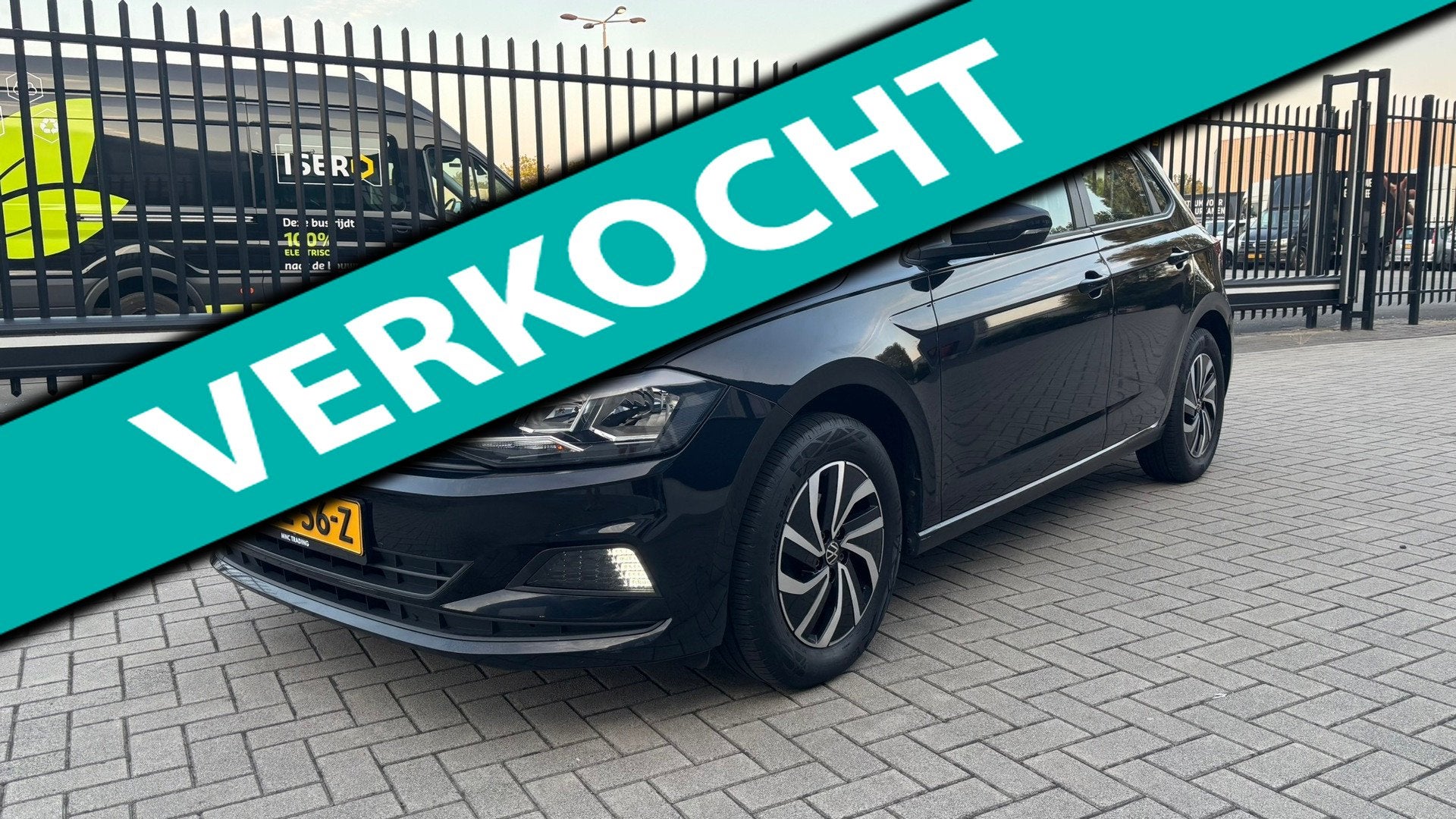 Volkswagen Polo 1.0 75PK Comfortline / Bluetooth Xenon APK n, Stof, Gebruikt, Zwart, Origineel Nederlands