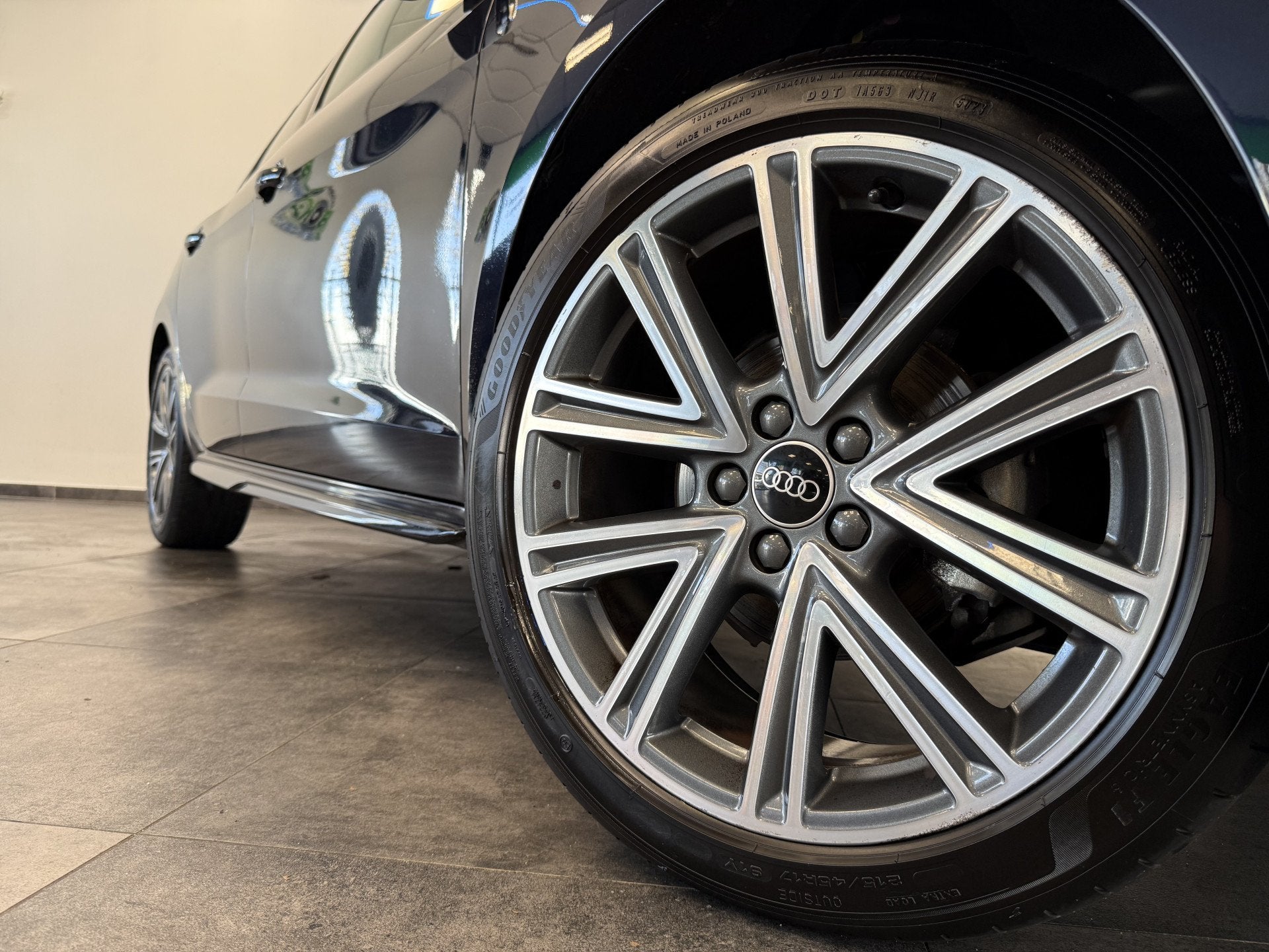 Audi A1 Sportback 25 TFSI epic Apple carplay 17LMV Cruise Co, Stof, Met garantie (alle), Blauw, Origineel Nederlands