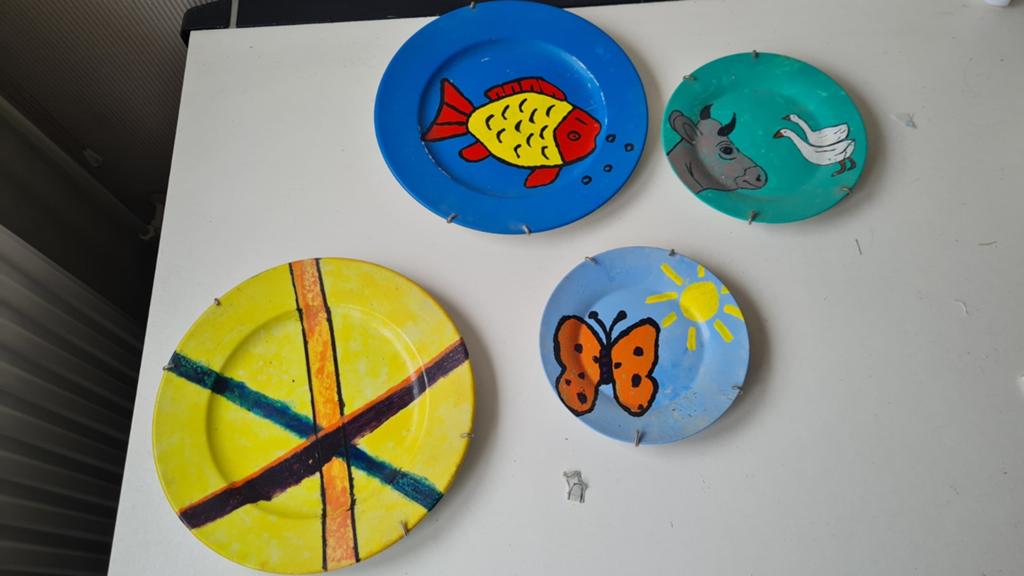Set van 4 handgeschilderde decoratieve borden, Antiek en Kunst, Antiek | Wandborden en Tegels, Ophalen