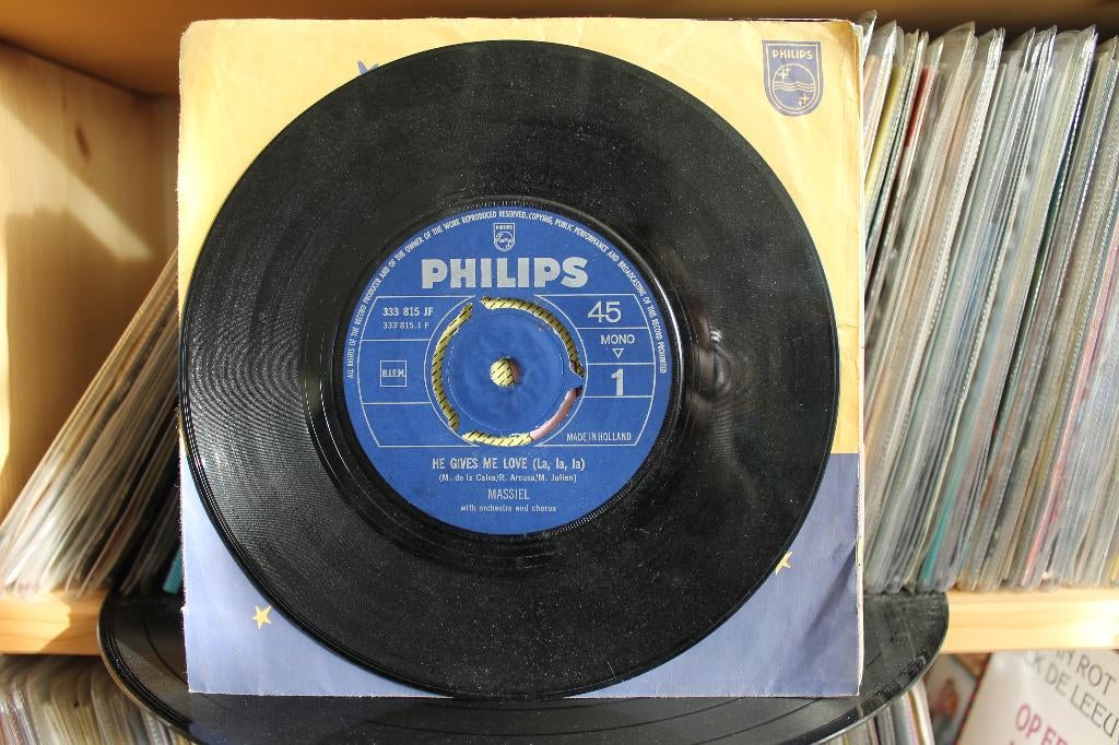 7" Single Massiel - He Gives Me Love (La, La, La) / La, La,, Gebruikt, 7 inch, Single, Ophalen of Verzenden